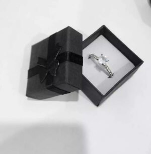 Female engagement ring with box. Comes with a free short note, available in size 5-11 only
